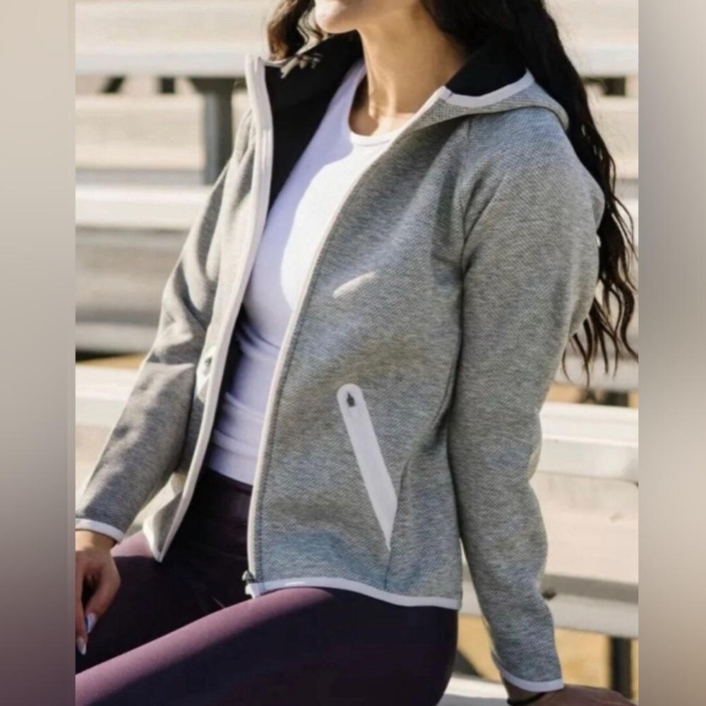 ZYIA Women's Large Gray & white Zip-Up Hoodie